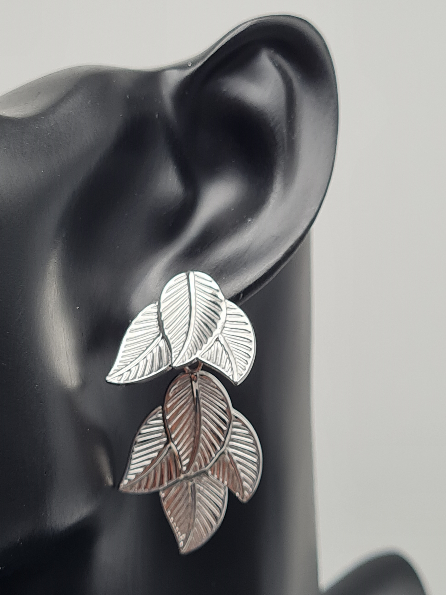 Liet & Joliet Ohrschmuck "Silberfarbenen Tropenblätter"