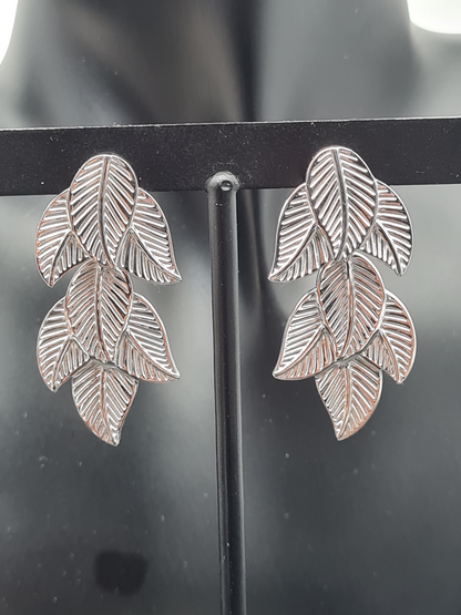 Liet & Joliet Ohrschmuck "Silberfarbenen Tropenblätter"
