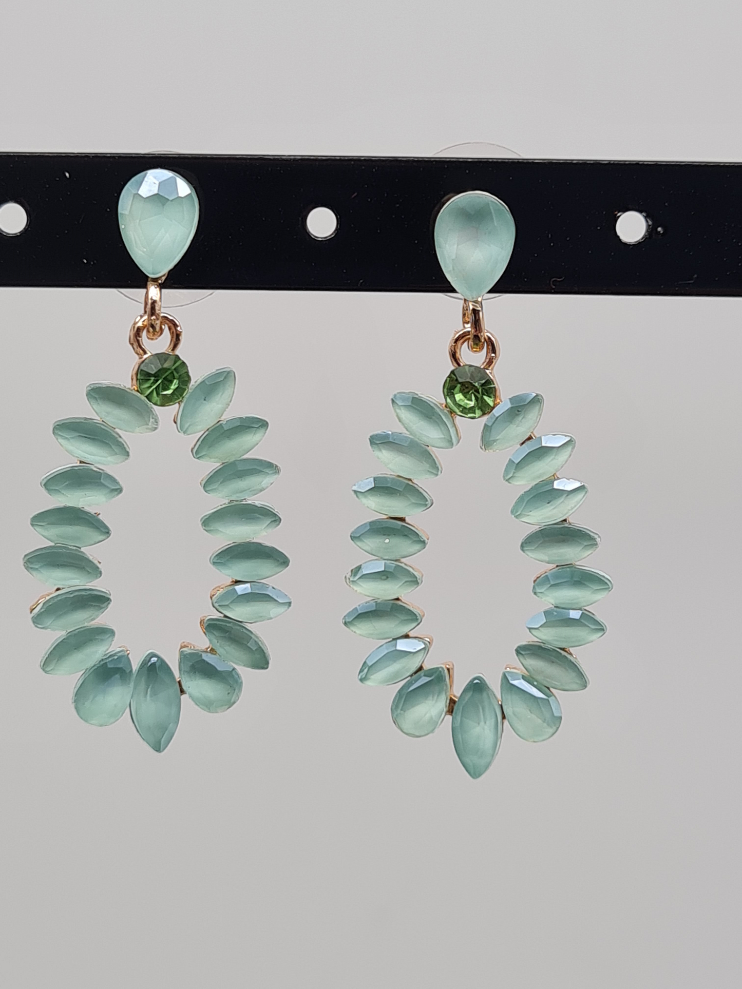Sweet7 Ohrringe, Orhhänger in tropfenform in verschiedene Farben , Cat-Eye Stones