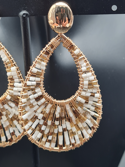 Sweet7 Ohrringe, Orhänger Goldene Ohrstecker mit Anhänger in Tropfenform Gold-Weiiß