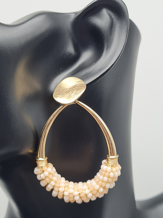 Sweet7 Ohrringe, Ohrhänger Gold  Tropfenform Creme farbenen Perlchen