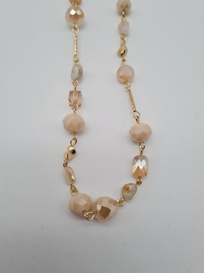 Sweet7 Halskette Langkette Gliederkette mit Blassrose und Beige Perlen