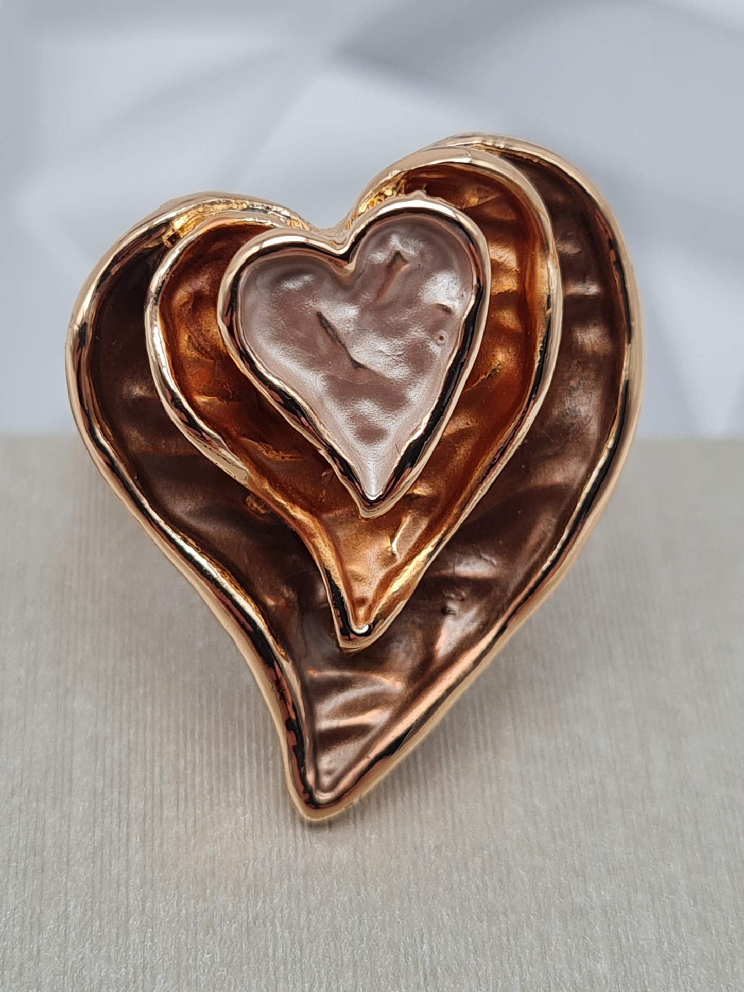 Amorino Ring, Elastischer Ring mit Emailliertem Volant, Herzen