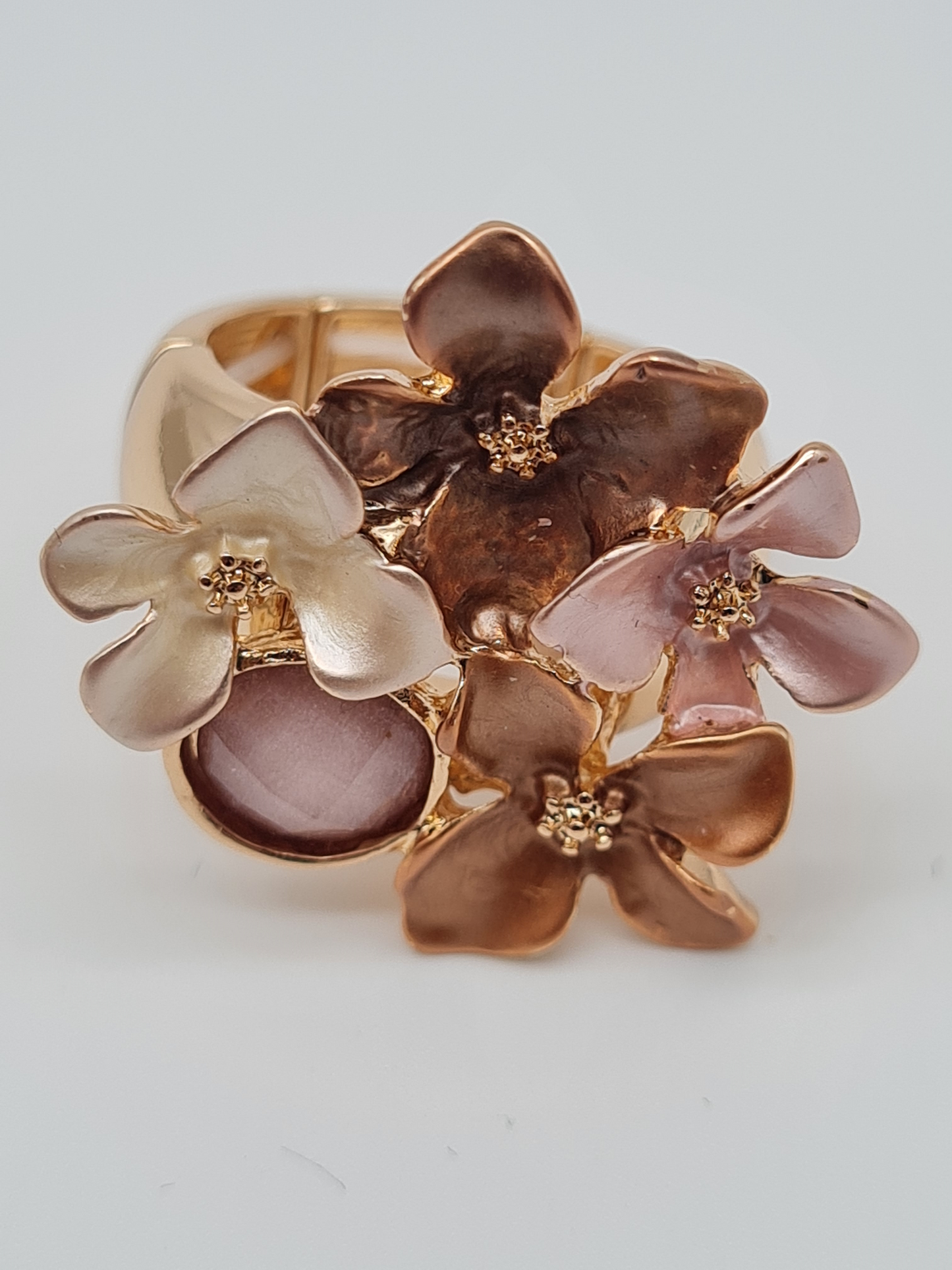Amorino Ring, Elastischer Ring mit Emailliertem Volant, Kupferblumen