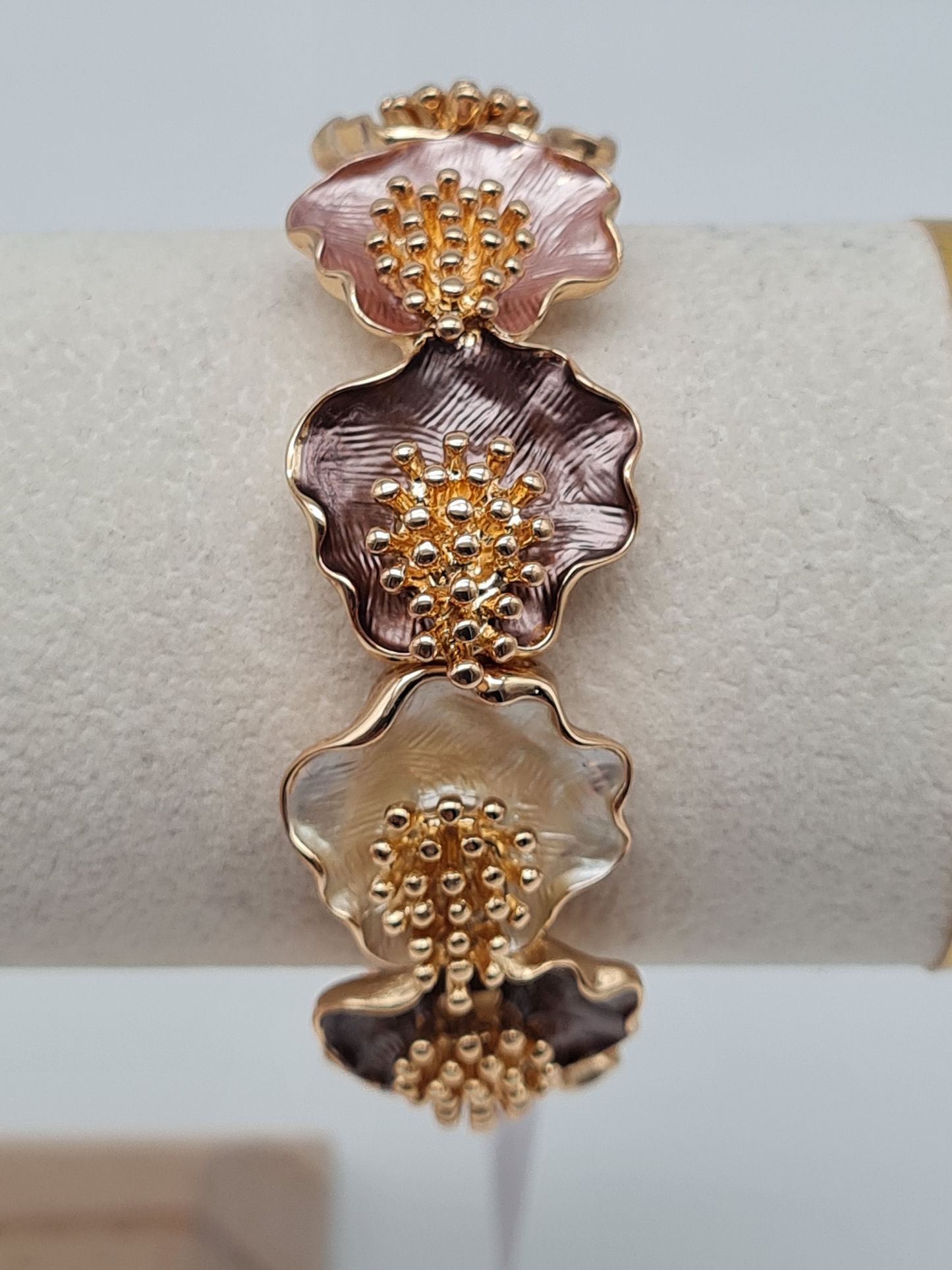 Amorino Armband, elastisch Anemone Blüten in Lilatöne