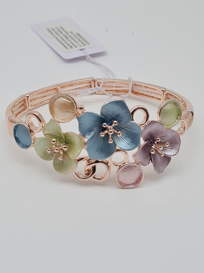 Amorino Armband, elastisches Armband mit Blumenkorsage Blau und Rosa