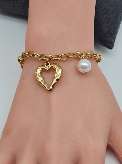 Cosmos Armband, Goldfarbenes Armband mit Herz-Anhänger und Kunstperle