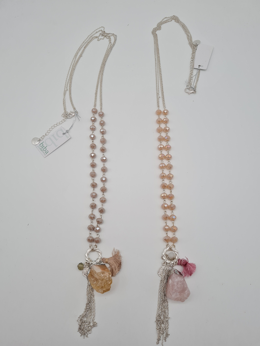 Biba Halskette mit Anhänger Naturstein in Rosa und Naturfarbe