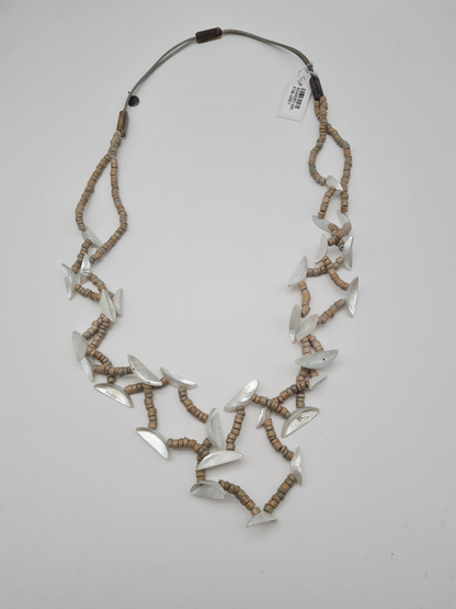 Biba Halskette Grau oder Beige mit Muscheln und Acrylperlen