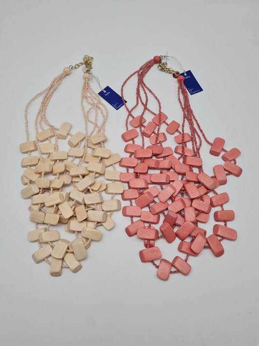 Biba Kurzhalskette aus Holz in Koralle oder in Beige