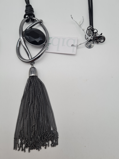 Biba Langkette aus Kunstleder mit Anhänger in Schwarz oder Silber mit Strass-Stein