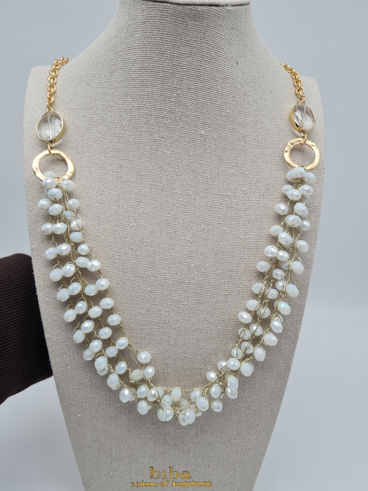 Biba Langhalskette Goldfarben mit Perlenanhänger in Creme-grau und Strassteinen