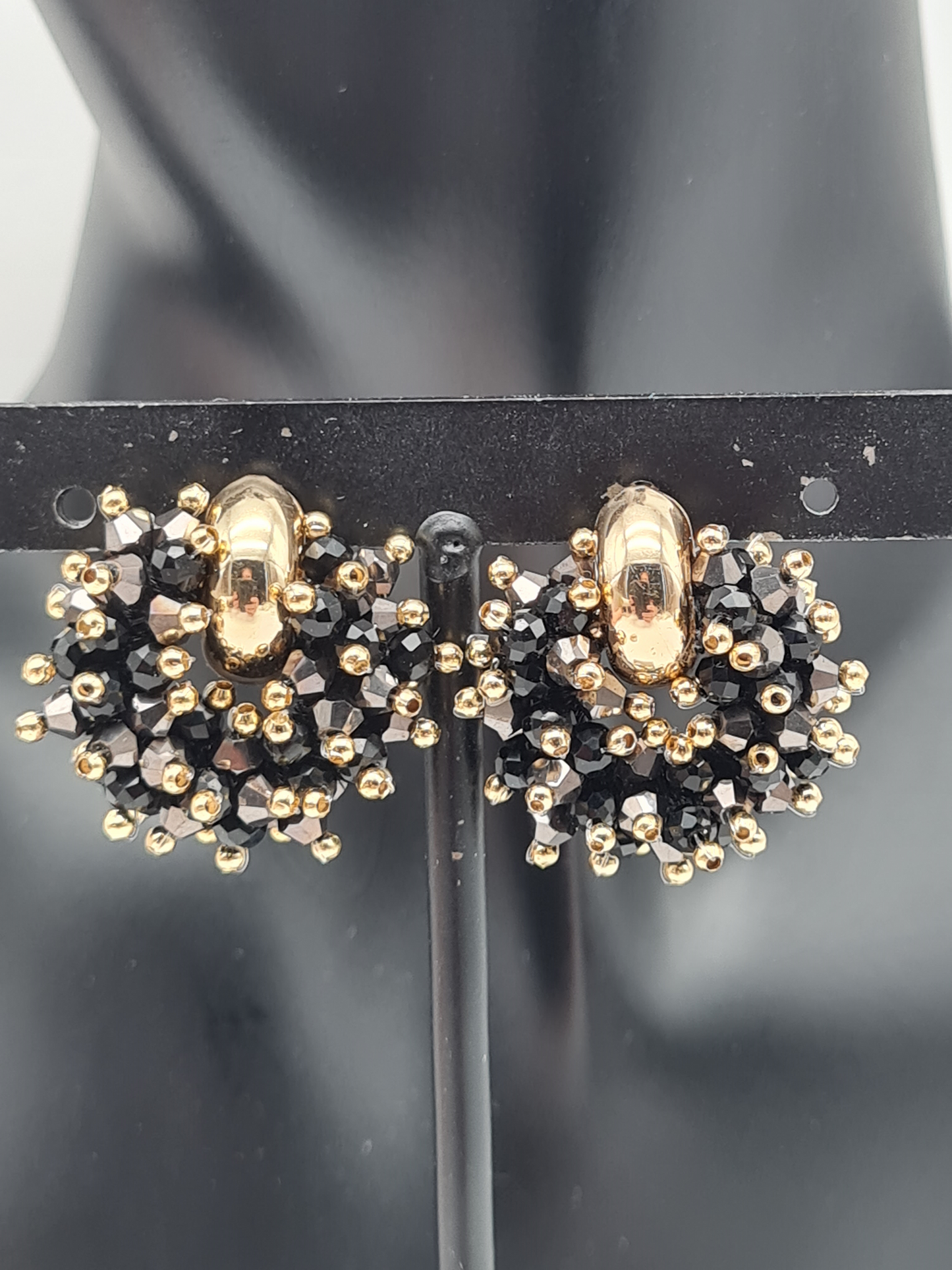 Biba Ohrringe, Ohrstecker Goldfarben mit Schwarz-goldene Perlchen