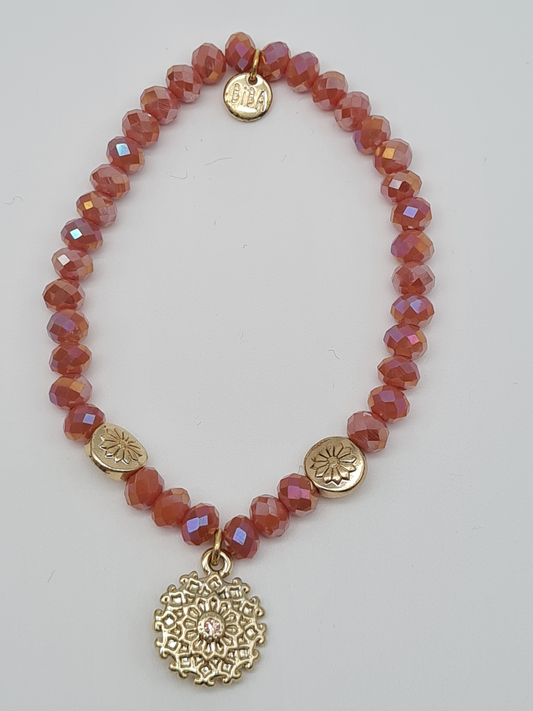 Biba Armband elastisch Altrosa mit Goldfarbene Elementen und Ornament-Anhänger