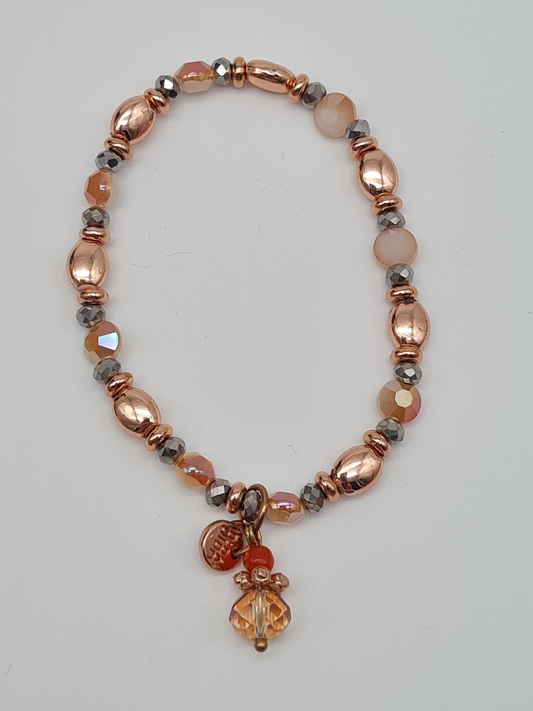 Biba Armband elastisch Kupfergold-Farben mit Beige, Altrosa und Anhänger