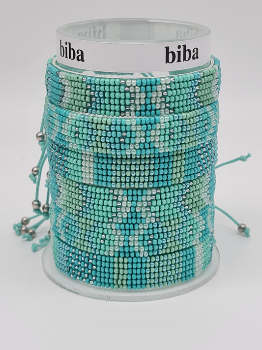 Biba Armband Freundschaftsarmband mit Blau- Türkisen eingewebte Perlen