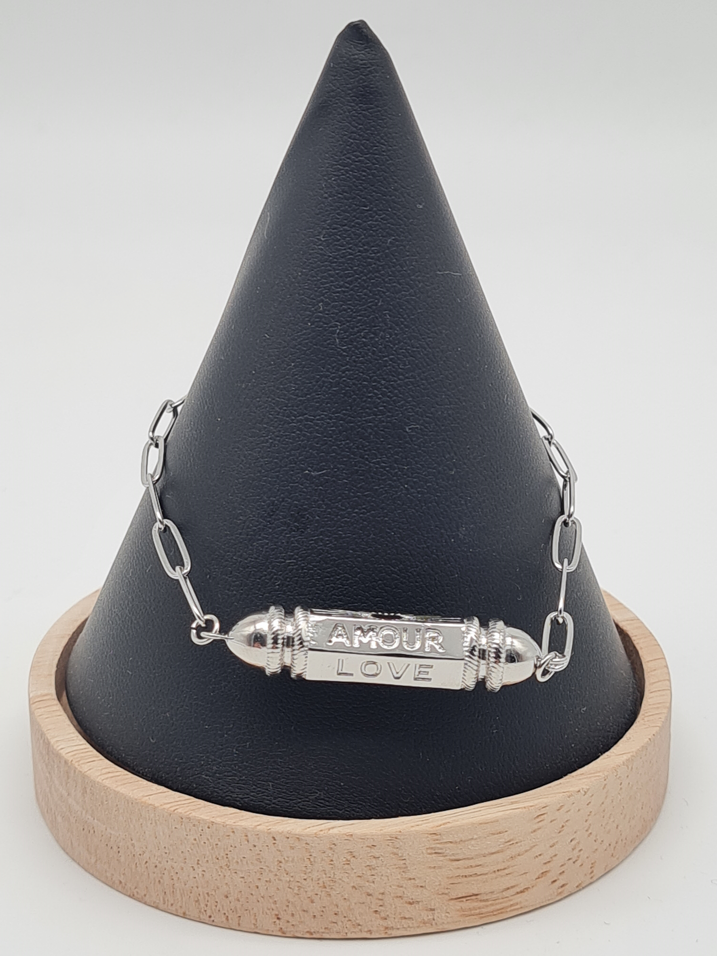 Yehwang Armband Kugelperle mit Gravur  'Love' 'Amour' Silberfarben