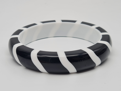 Cosmos Armreif Acryl Schwarz Weiß Black White Zebra Giraffe Trend 2025-2026
