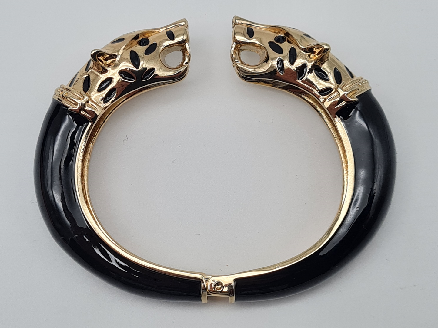 Ardoné Armreif Klapp-Armband schwarz Goldfarben Katze Leopard Tier luxus