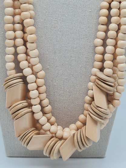 Cosmos Halskette nickelfrei Holzelementen Beige neutral elegant verspielt