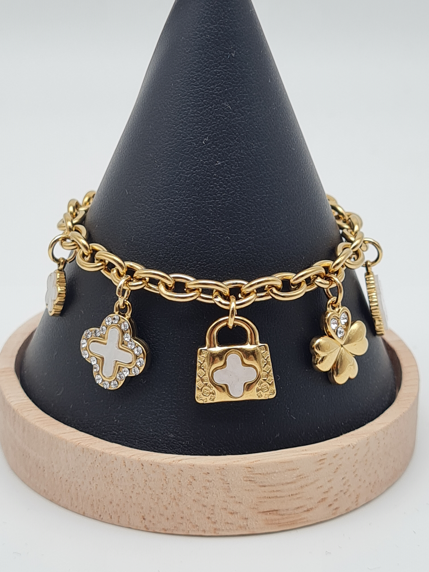 Amorino Bettelarmband Goldfarben KETTENARMBAND MIT ANHÄNGERN Glück