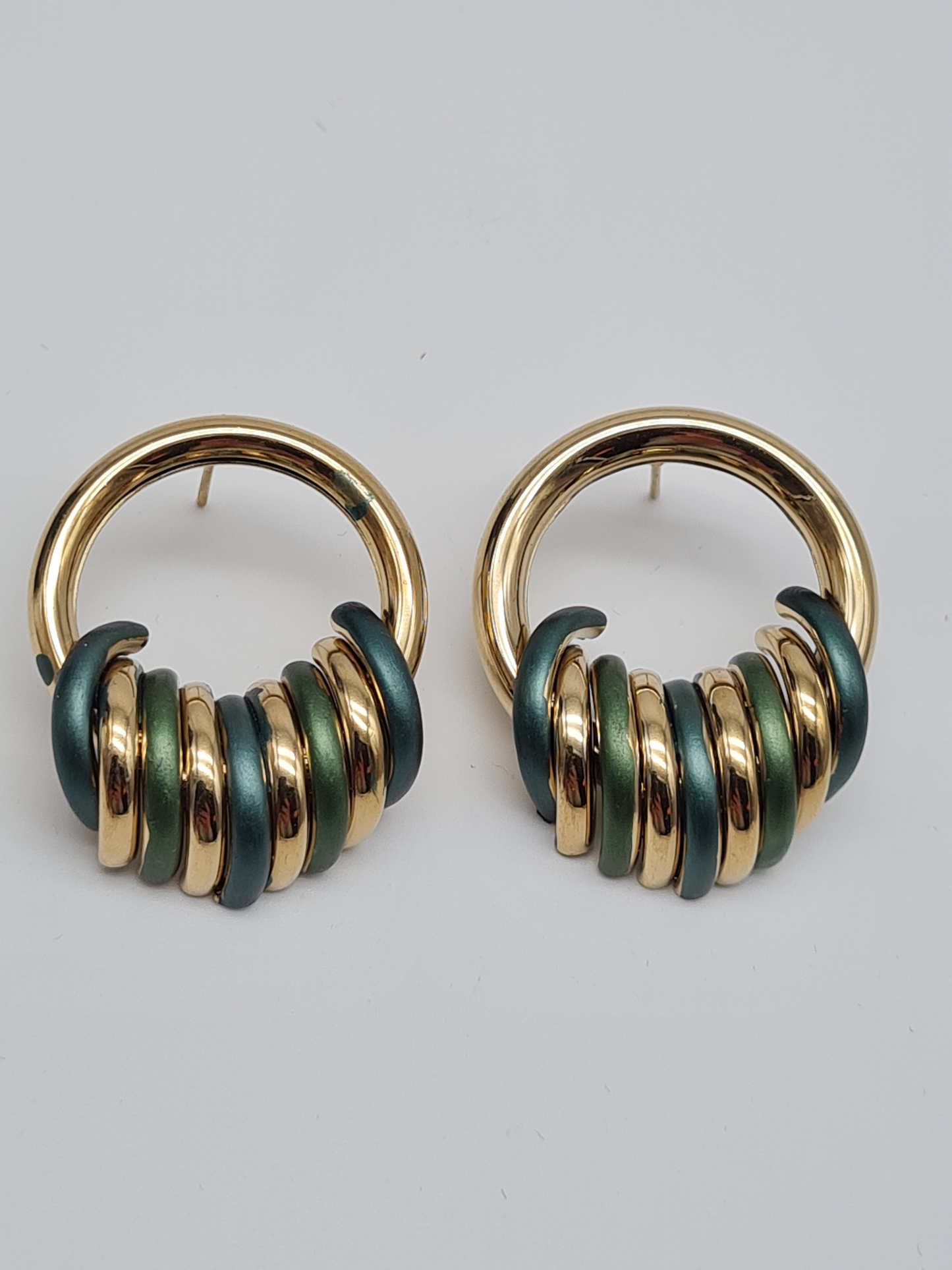 Amorino EMAILLIERTE OHRSTECKER MIT KREIS Rot Grün Blau Lila nickelfrei