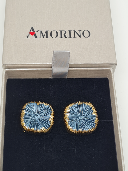 Amorino LOTUSBLATT EMAILLIERTE QUADRATISCHE OHRRINGE nickelfei luxus Ohrstecker