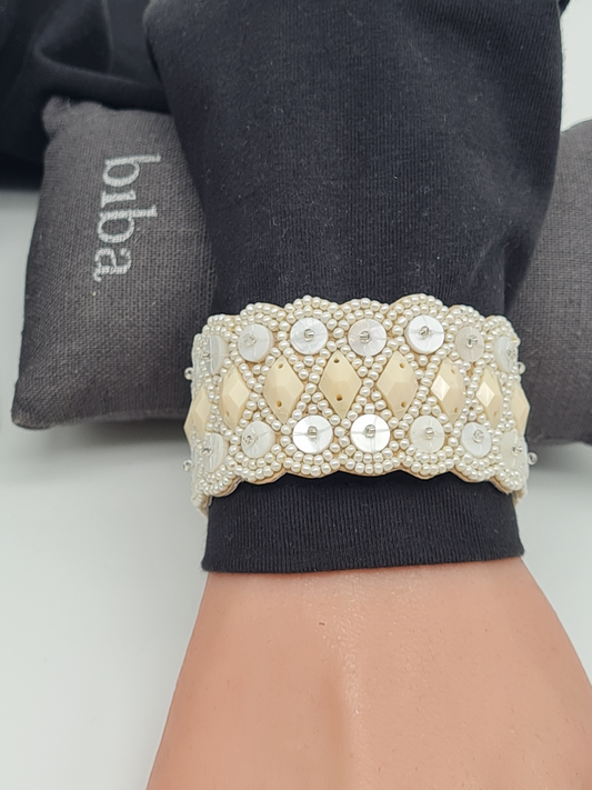 Biba Armband Kunstleder Creme mit irisierende Perlchen Nickelfrei White party Hochzeit