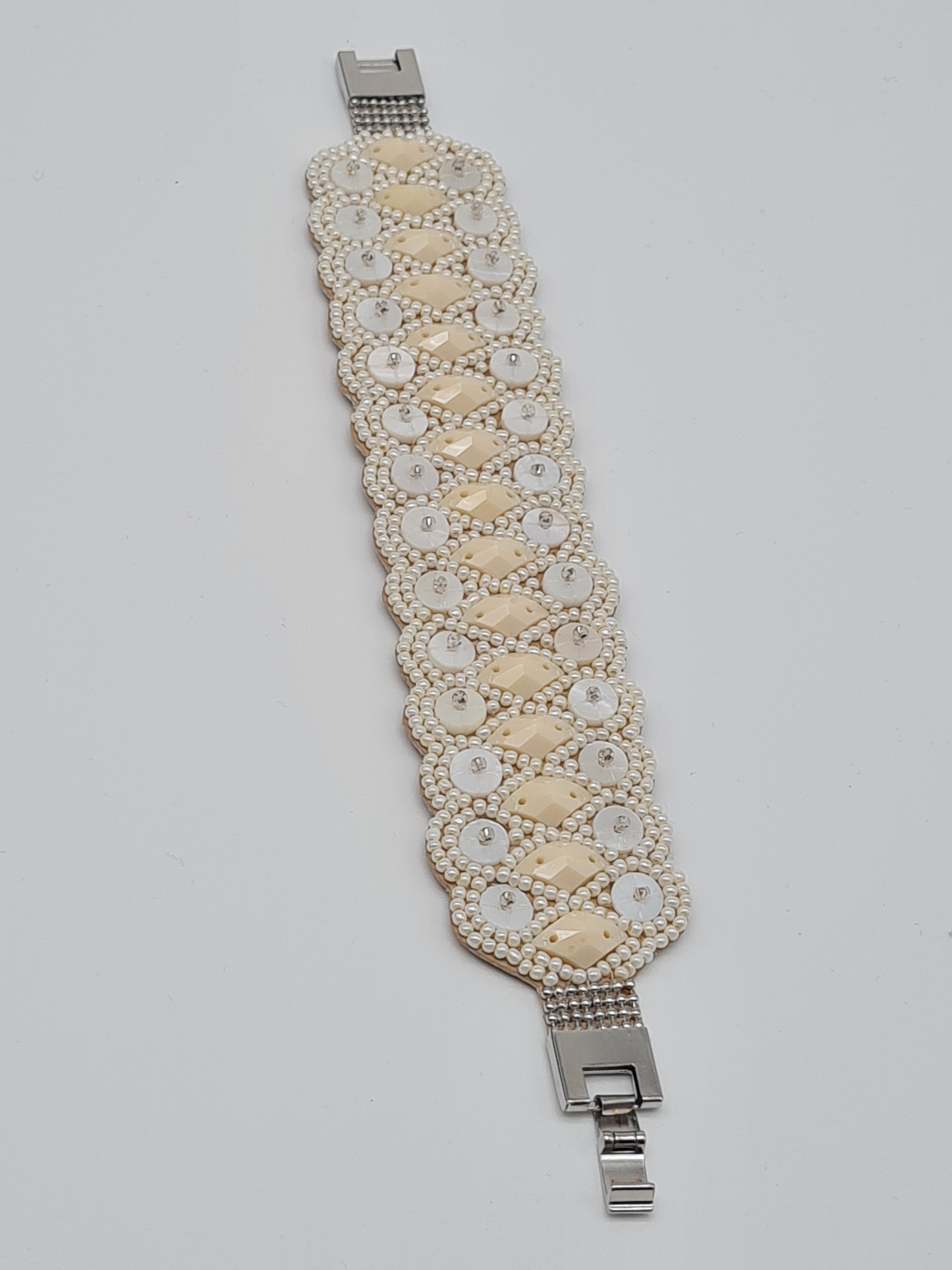 Biba Armband Kunstleder Creme mit irisierende Perlchen Nickelfrei White party Hochzeit