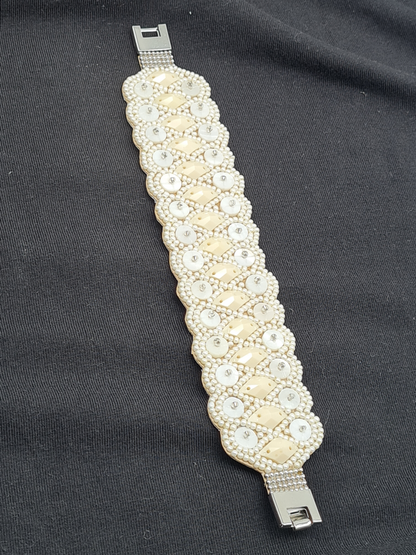 Biba Armband Kunstleder Creme mit irisierende Perlchen Nickelfrei White party Hochzeit