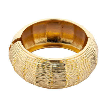 Biba Klapp-Armband in Goldfarben mit Relief