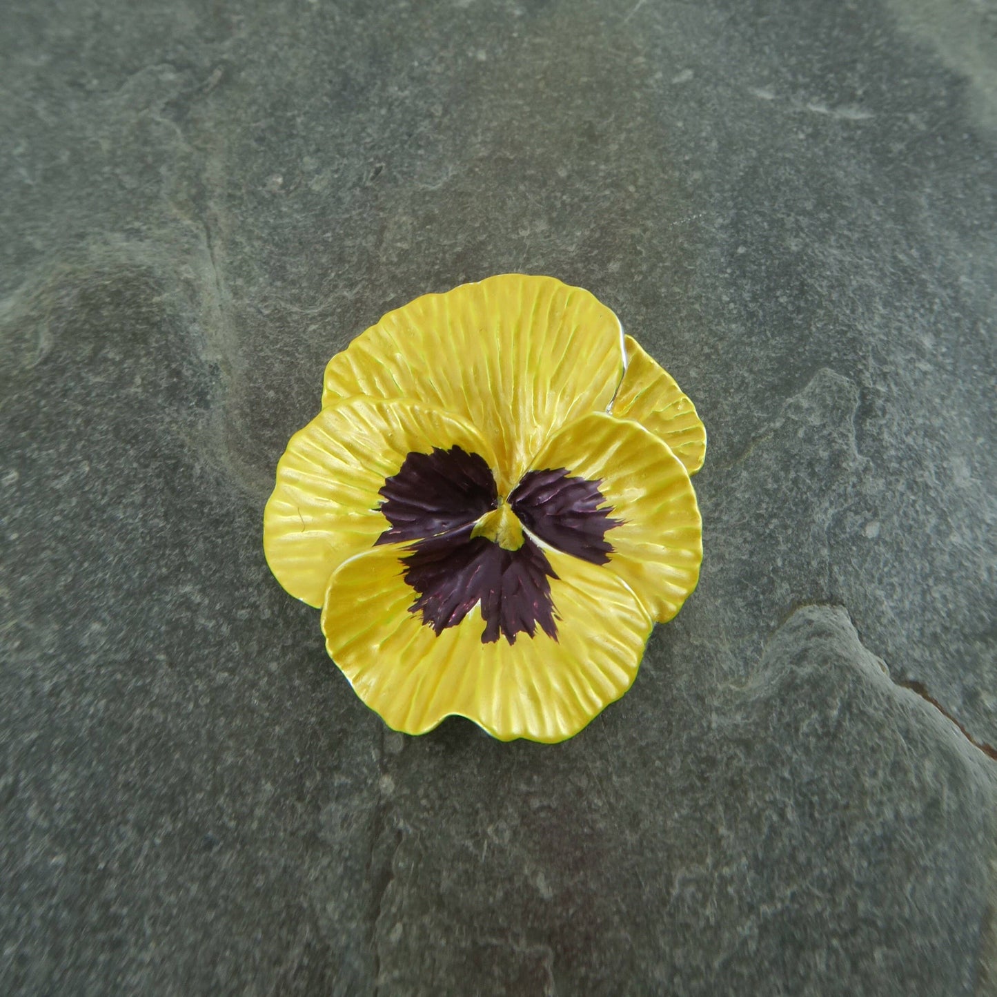 Brosche Gelbe Stiefmütterchen-Blumenbrosche Veilchen Natur Krawattennadel