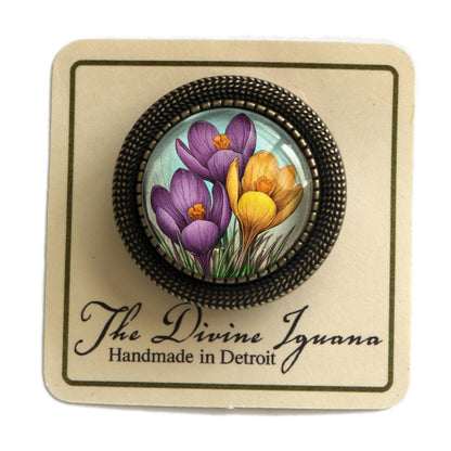 Brosche Glas-Cabochon-Brosche mit Frühlings-Krokusblumen Anstecknadel