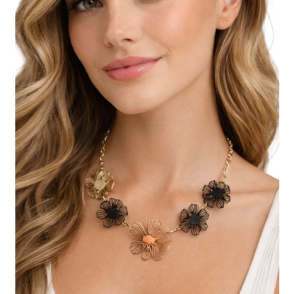 Halskette Goldfarben mit 5 Blumen Nickelfrei Pflanzen Sweet7
