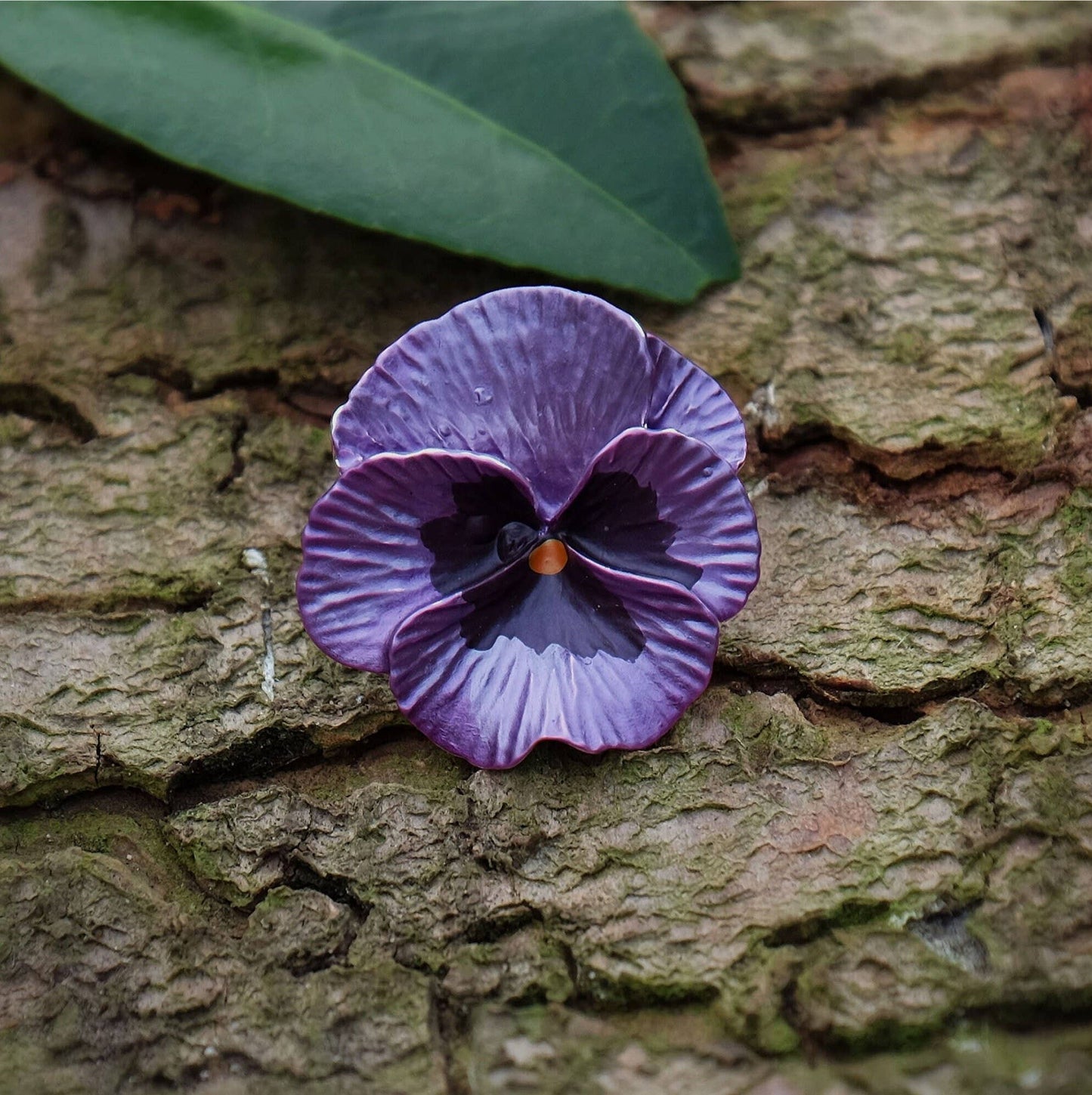 Brosche Natur Stiefmütterchen lila Blumenbrosche Veilchen
