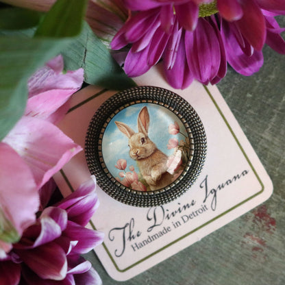 Brosche Osterhase in Pastellrosa Tulpen Süßer Frühlingsbrosche Hase Kaninchen