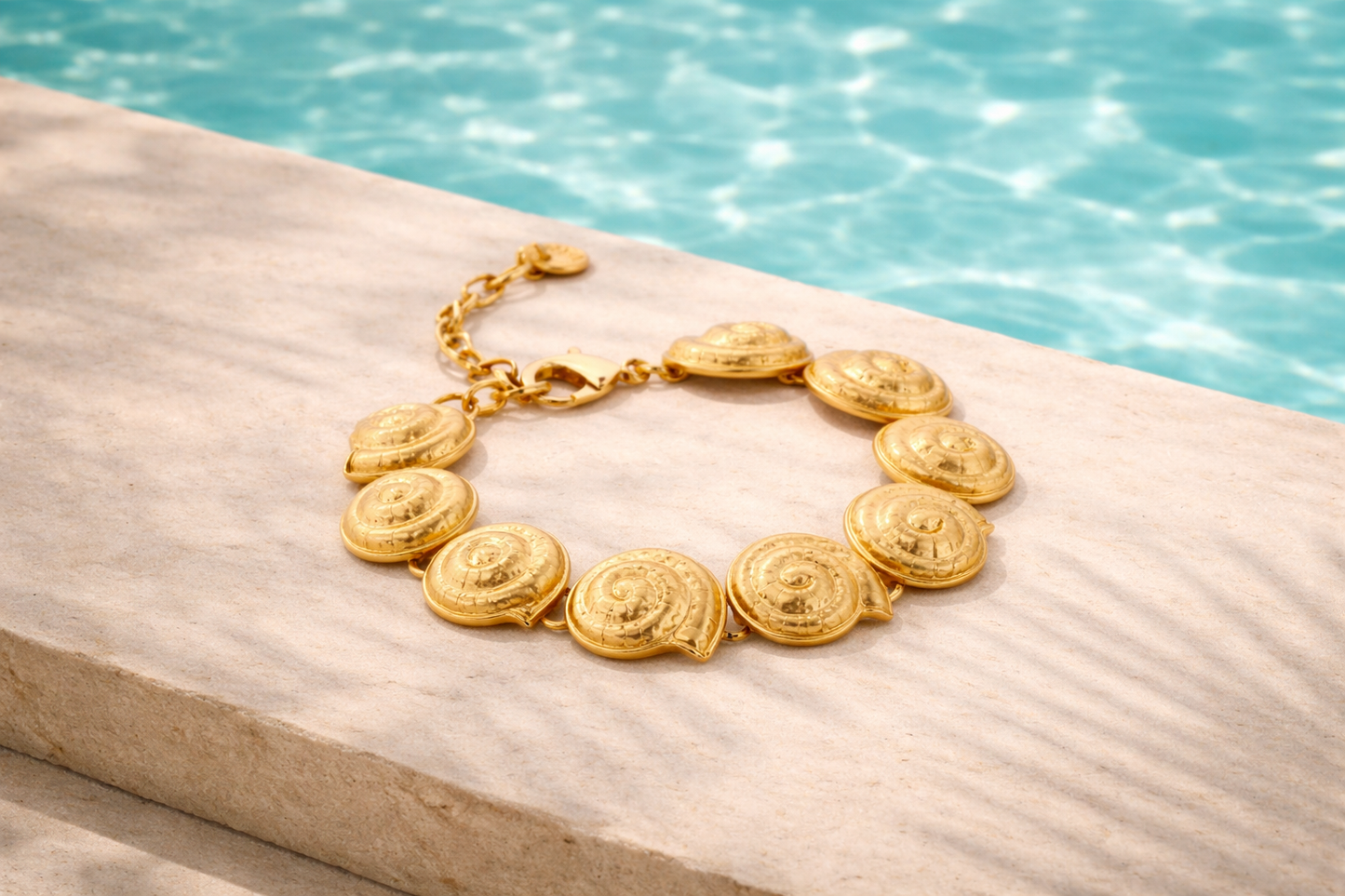 Armband Goldfarben  Muscheln Elemente Urlaub Sommer Trend Biba