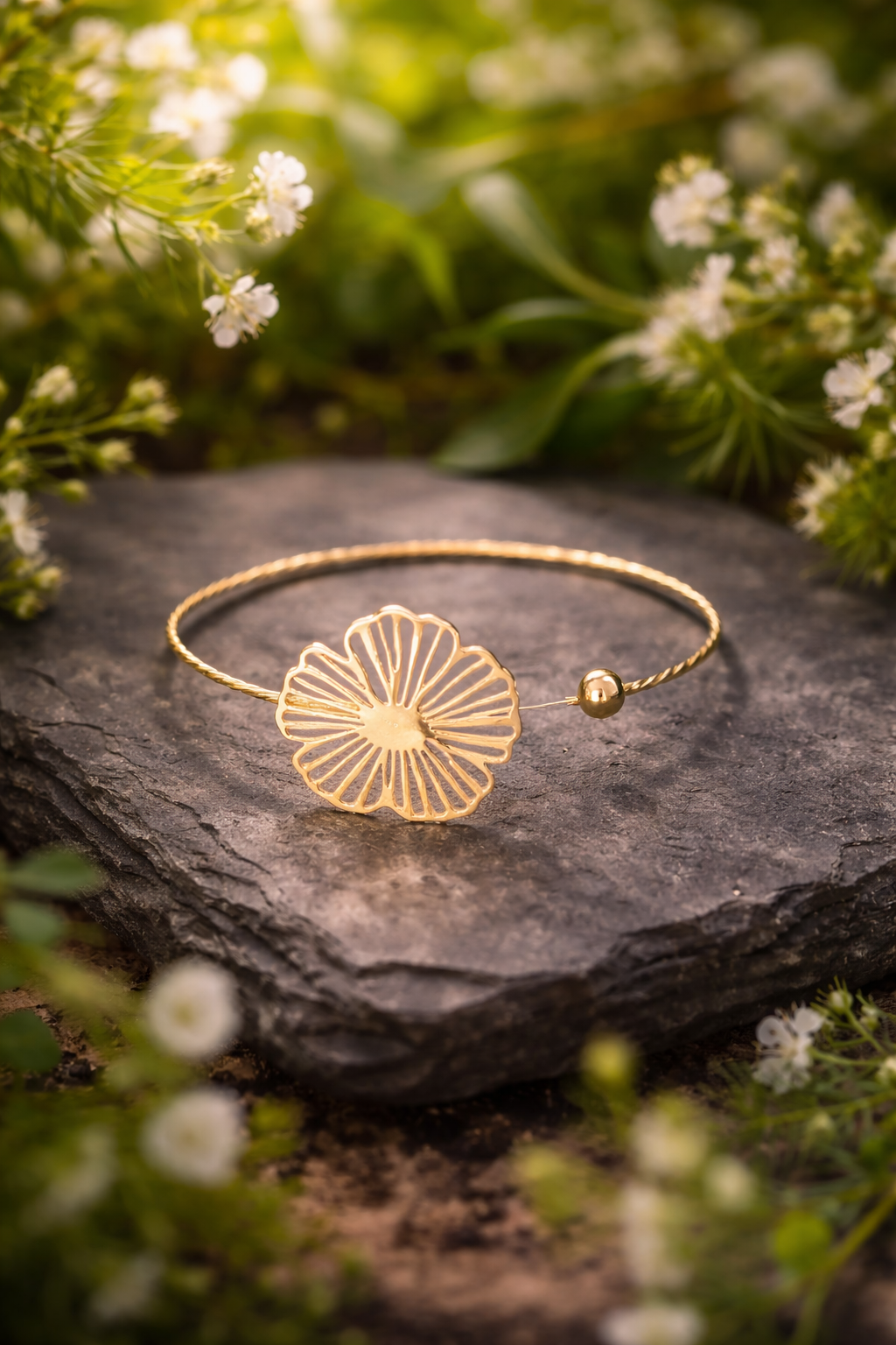 Armreif Blossom Bijoux Stainless Steel Armband Blumenmuster goldfarben