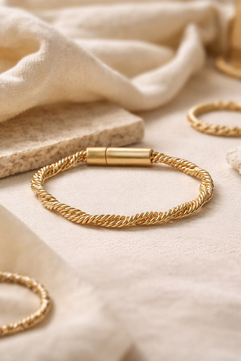 Armband burnished Gold gedrehter Gliederkatte goldfarben Nickelfrei Unisex Biba