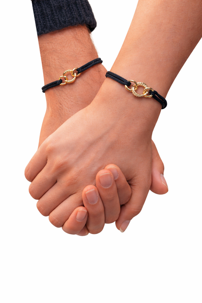 Armband "für immer vereint" Schwarz Goldfarbene Ringe Liebe Romantik Yehwang