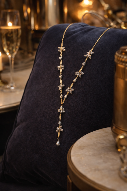 Halskette Langhalskette Y-Kette Goldfarben mit Graue Crystal Perlen Biba