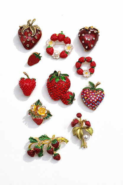Brosche Erdbeerzeit Erdbeere Rot Obst Frühling Sommer Modeschmuck