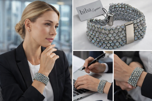 Armband Manschette mit lilagrauer Steinbesatz Magnetverschluss Biba