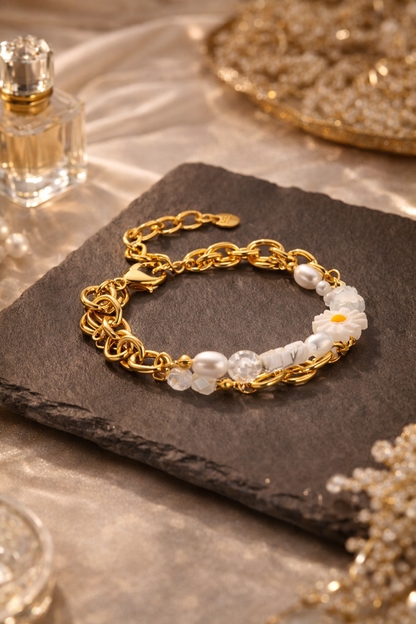 Armband Goldfarben mit Gänseblümchen und Süßwasserperlen Elegant Biba