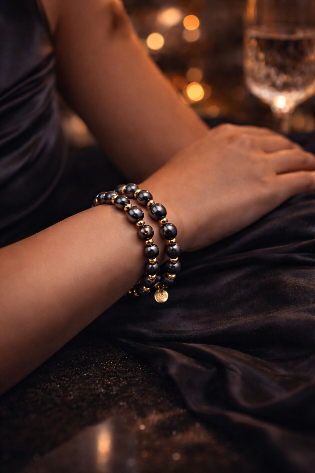Armband elastisch Anthrazitgrau mit Goldfarben in 2 Größen