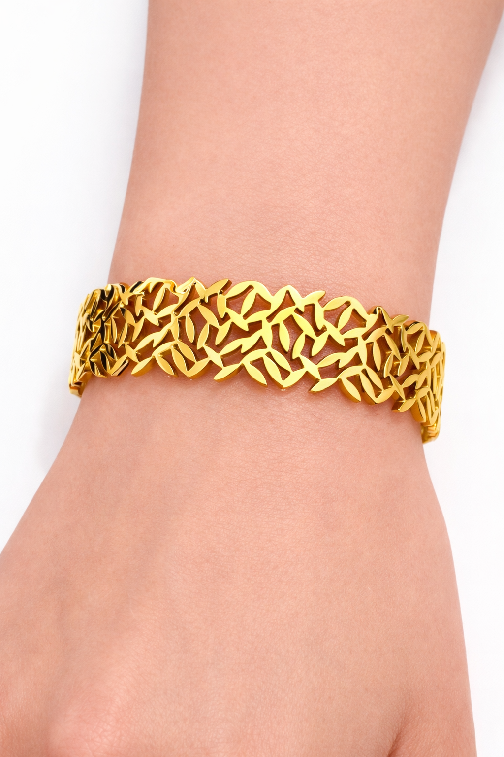 Armband Klapparmband offenes durchbrochenes Muster Goldfarben Amorino