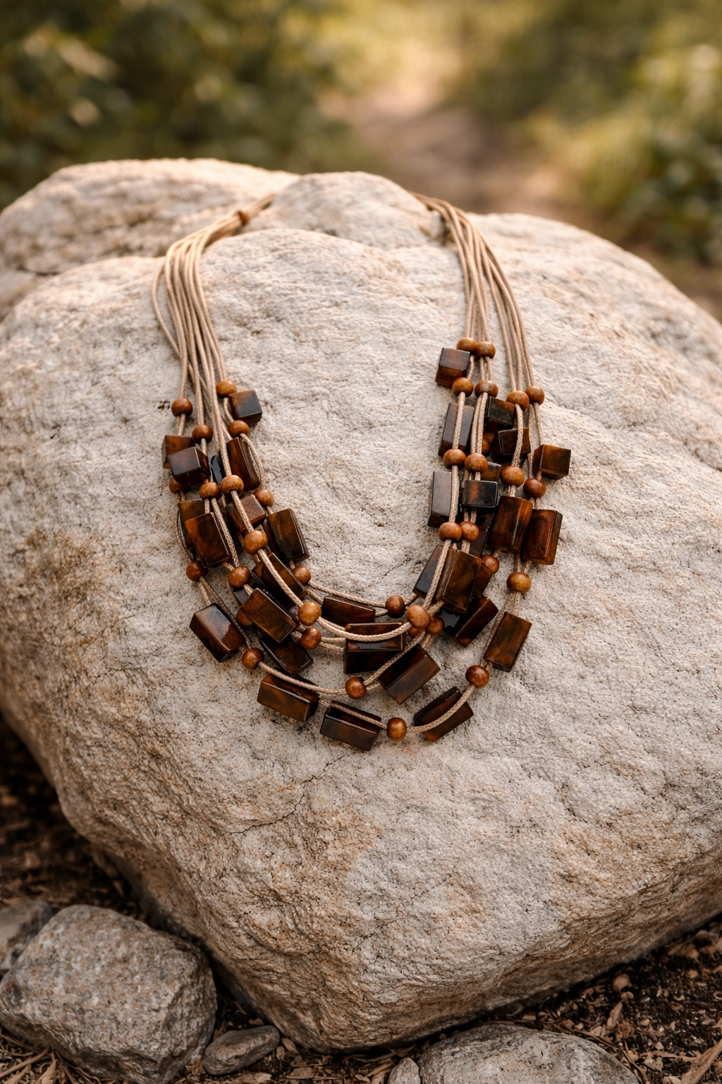 Halskette mehrfach braun Metall holz Kunstleder Resin Natur nickelfrei beige Biba