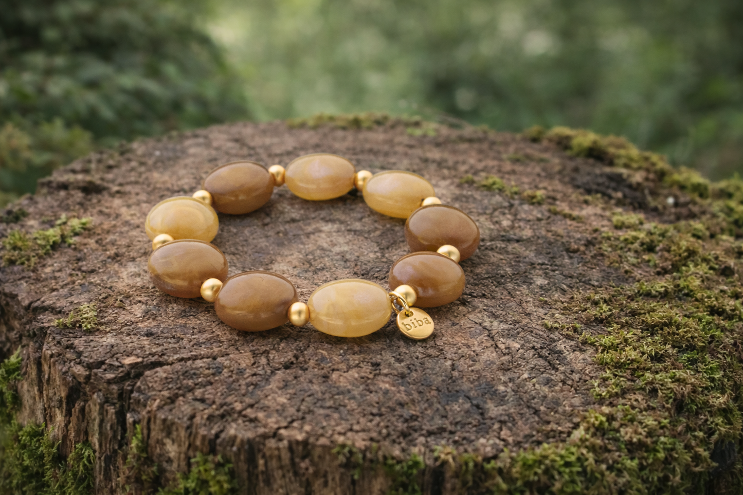 Armband elastisch Braun-Natur Lila-Töne Mat-Goldene Perlchen Nickelfrei Biba