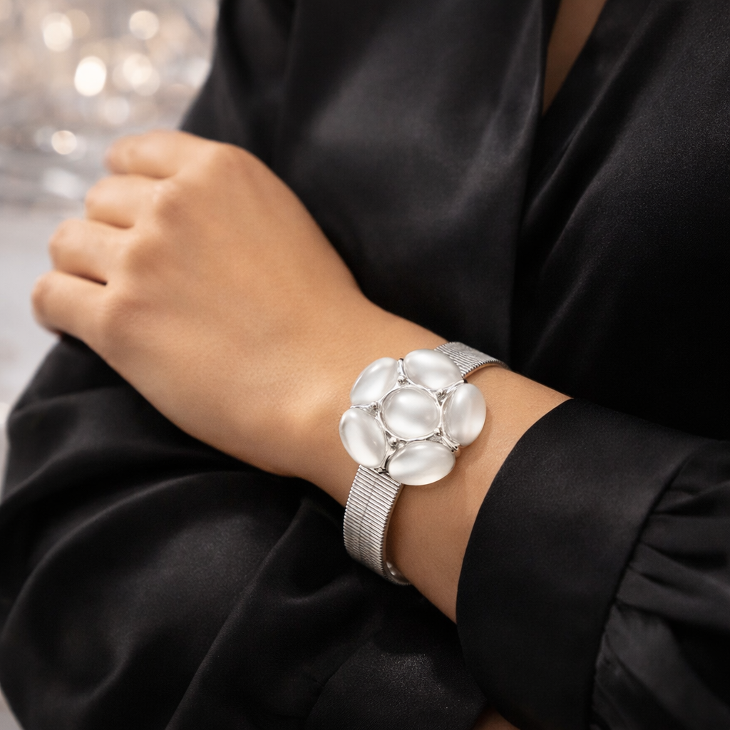 Armband Armreif Statement-Blumenarmreif Blume Silberfarben Nickelfrei Yehwang