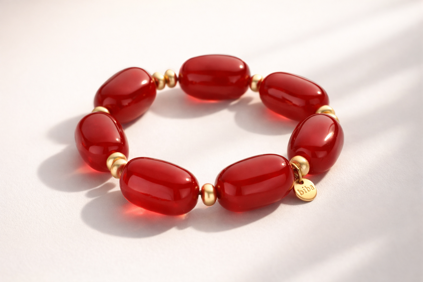 Biba elastisches Armband mit Resin Perlen in Kirschrot